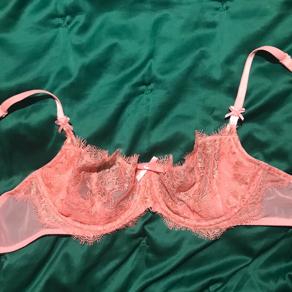 Victoria’s Secret W/O Size Tags 32/34B Coral